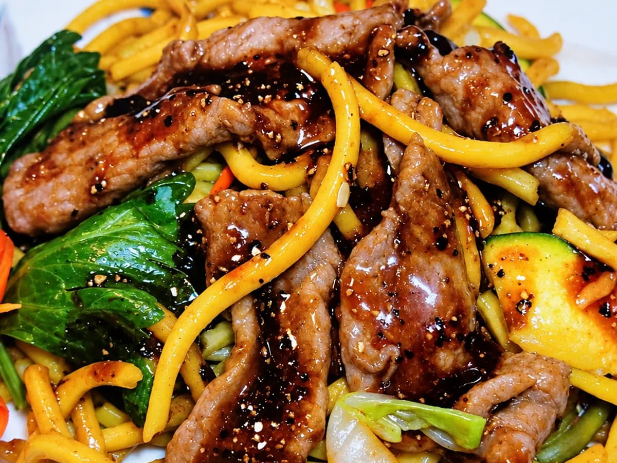 Black Pepper Beef Noodle
