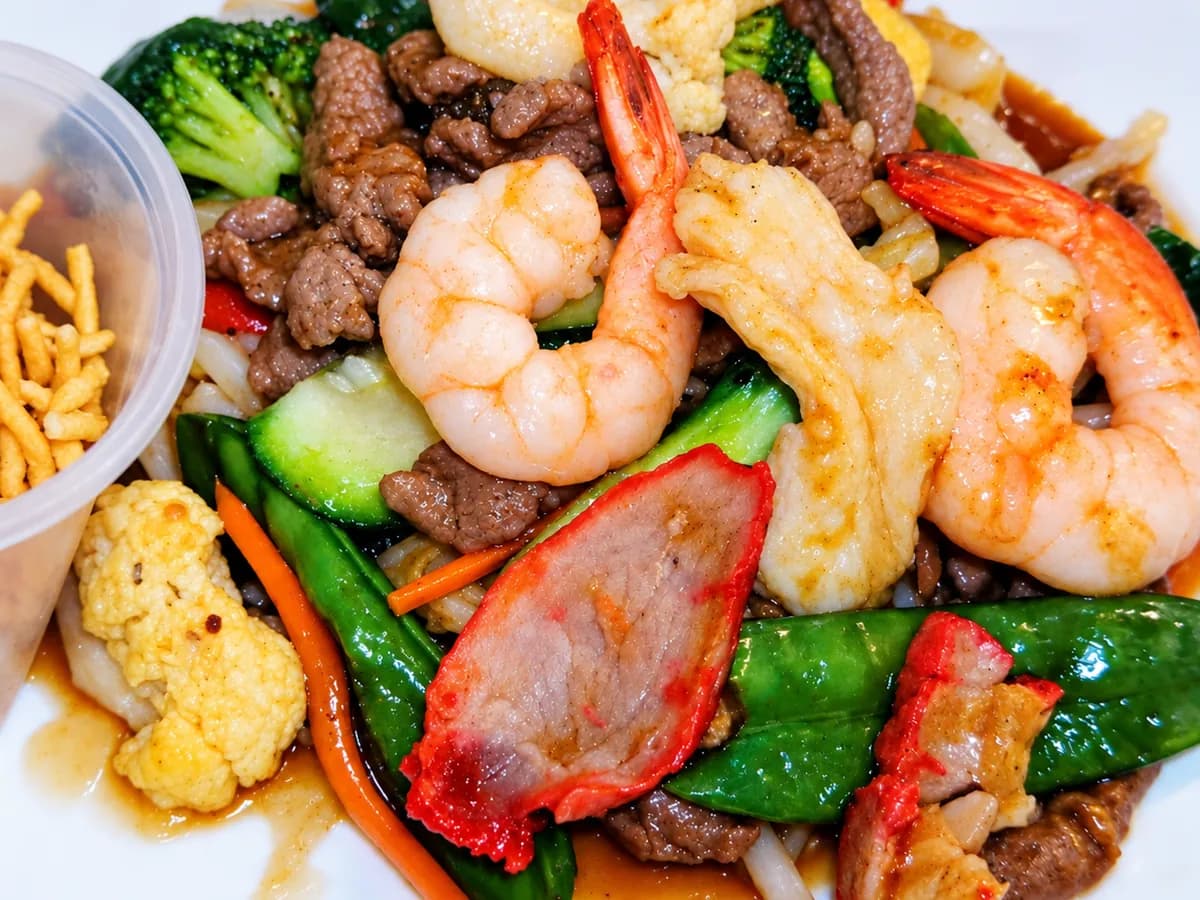 Combo Chow Mein